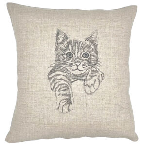 coussin brodé chat chaton tigré mignon