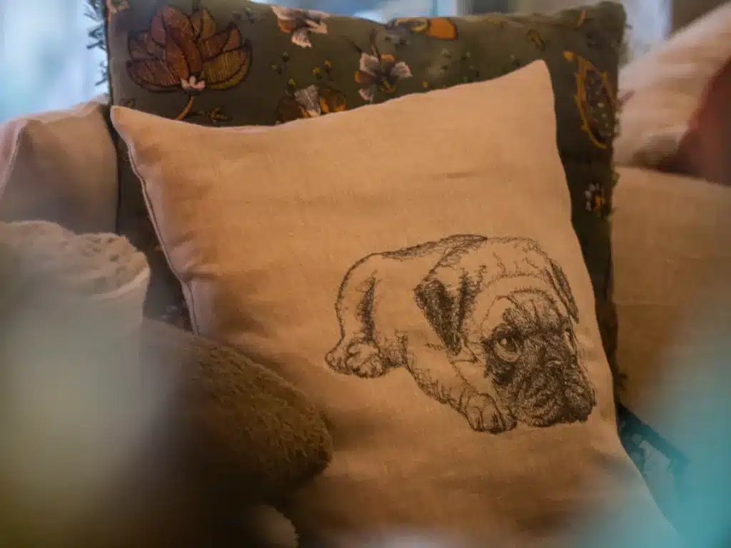 Pourquoi choisir un portrait brodé de son animal ?